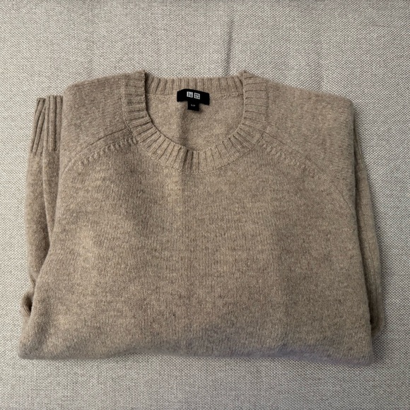 Uniqlo Other - Uniqlo beige lambswool sweater (Small)